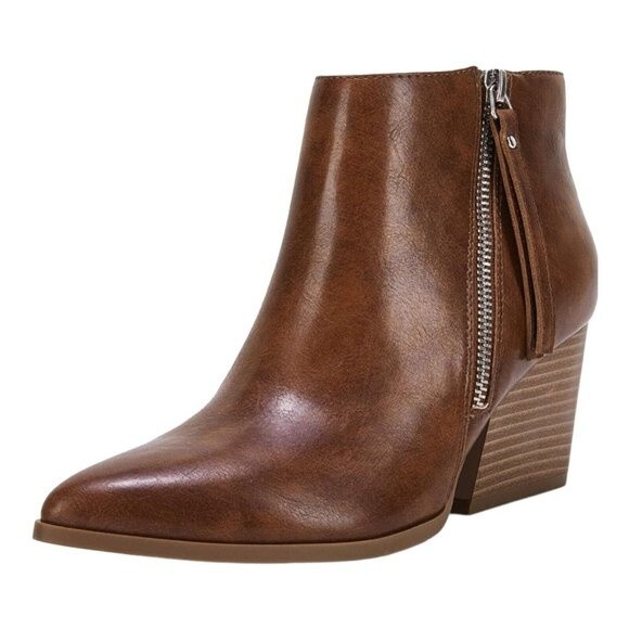 Faux Leather Pointed Toe Chelsea Chunky Heel Side Zip Ankle Boots Size 9 NWT - Picture 1 of 11